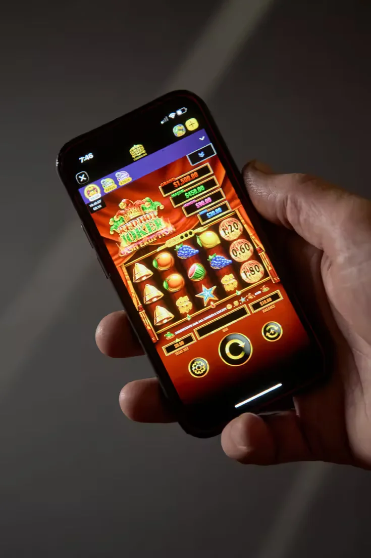 Brazilian player going through the simple 773BRL APK installation steps